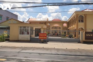 Khu cách ly các trường hợp F1 có liên quan đến 2 nhân viên ngân hàng bị dương tính SARS CoV-2 ( Ảnh: PV).