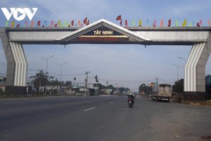 Cửa ngõ tỉnh Tây Ninh - (Ảnh: Hà An).