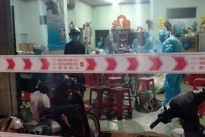 Lực lượng chức năng tỉnh Đắk Nông tiến hành truy vết, phun khử khuẩn các khu vực phát hiện ca bệnh.