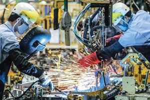 Doanh nghiệp nỗ lực tìm “cơ” trong “nguy”