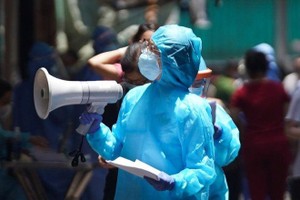 Thông báo khẩn tìm người đến nhà thuốc trên đường Láng Hạ, Hà Nội