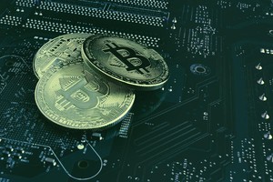 Giá Bitcoin hôm nay ngày 25/7: Bitcoin tiếp tục bứt phá mốc 34.000 USD, một dự án tiền ảo của Việt Nam tăng hơn 1.200% sau khi niêm yết sàn Binance