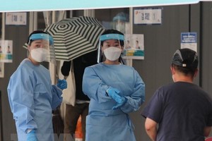 Một điểm xét nghiệm COVID-19 tại Seoul, Hàn Quốc, ngày 28/7. (Ảnh: Yonhap/TTXVN).