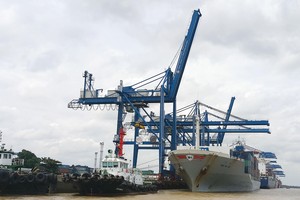 Cảng Cát Lái nằm ở vùng kinh tế trọng điểm của cả nước. Ảnh: Dũng Minh.