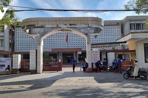 Trung tâm Y tế thành phố Đông Hà tạm dừng hoạt động sau khi phát hiện một nhân viên y tế dương tính SARS-CoV-2.