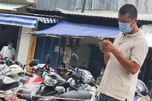 Khởi tố, bắt tạm giam cán bộ trục lợi từ vaccine phòng COVID-19