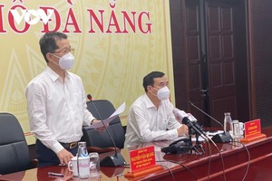 Ông Nguyễn Văn Quảng, Bí thư Thành ủy Đà Nẵng phát biểu tại cuộc họp giao ban Ban Chỉ đạo phòng chống dịch thành phố chiều 15/9.