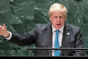 Thủ tướng Anh Boris Johnson đã có cuộc điện đàm đầu tiên với Tổng thống Pháp Emmanuel Macron (Ảnh: Reuters).