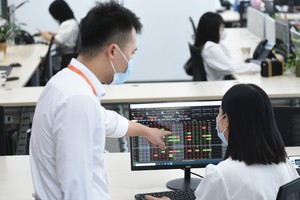 Thị trường đang ở trạng thái sẵn sàng đón nhận kết quả kinh doanh quý III/2021 kém khả quan của nhiều doanh nghiệp.