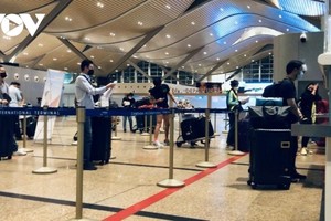 Sân bay Cam Ranh đón chuyến bay thuê bao từ nước ngoài đảm bảo quy trình phòng chống dịch.