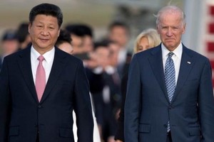 Tổng thống Mỹ Joe Biden và Chủ tịch Trung Quốc Tập Cận Bình trong cuộc gặp năm 2015 (Ảnh: AP).