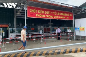 Người dân đến Thừa Thiên Huế chỉ cần khai báo y tế tại chốt kiểm soát y tế.
