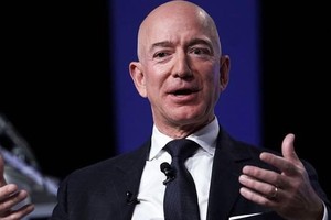 Tỷ phú giàu thứ 2 thế giới Jeff Bezos (Ảnh: Reuters).