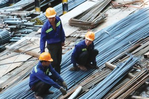 Thép chiếm khoảng 32 - 33% chi phí xây dựng; với công trình nhà chung cư xây thô, con số này dao động trong khoảng 29 - 30%.