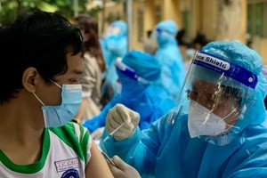 TP.HCM cần 1.560.000 liều vaccine COVID-19 để tiêm cho nhóm từ 12-17 tuổi trong năm 2022 (Ảnh Kim Dung)