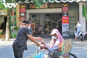 Quảng Ngãi cho phép các cơ sở kinh doanh ăn uống hoạt động bình thường trở lại từ ngày 1/12.