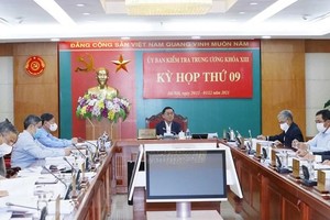 Ủy viên Bộ Chính trị, Bí thư Trung ương Đảng, Chủ nhiệm Ủy ban Kiểm tra Trung ương Trần Cẩm Tú chủ trì kỳ họp. (Ảnh: Phương Hoa/TTXVN).