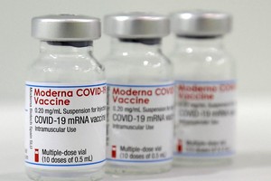 Vaccine ngừa COVID-19 của Moderna. (Ảnh: AFP/TTXVN).