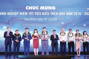 Nhiều năm nay, HNX tổ chức vinh danh các doanh nghiệp niêm yết tiêu biểu về quản trị công ty, minh bạch thông tin.