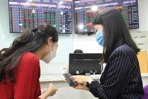 Trên thị trường chứng khoán có rất nhiều room phím hàng, trao đổi thông tin được lập ra, thu hút hàng nghìn thành viên.