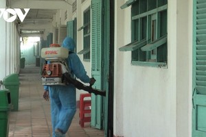 Trường học trong tỉnh chuẩn bị vệ sinh, sát khuẩn trường lớp để đón học sinh quay trở lại trường học tập.