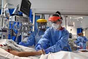 Làn sóng Omicron được cho là đang hạ nhiệt tại Anh (Ảnh: PA).