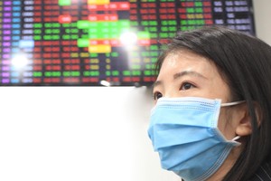 Thị trường chứng khoán: Chờ cơ hội mới 