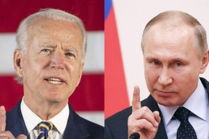 Tổng thống Mỹ Joe Biden (trái) và Tổng thống Nga Vladimir Putin. Ảnh: AFP.