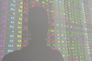 Thao túng giá cổ phiếu là câu chuyện nhức nhối trên thị trường chứng khoán Việt Nam.