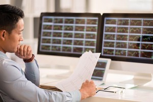 Thị trường tài chính thế giới đang đối mặt với nhiều rủi ro.