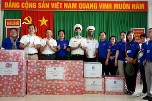 Đoàn công tác PV GAS đến với Trường Sa: Quê hương và biển đảo không bao giờ cách biệt