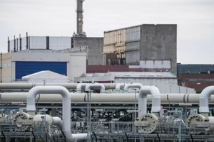 EU khó có thể đạt được sự đồng thuận ngay lập tức đối với lệnh cấm vận dầu mỏ Nga, bởi có hai quốc gia thành viên "đòi" miễn trừ lệnh cấm. Ảnh tư liệu: AFP.