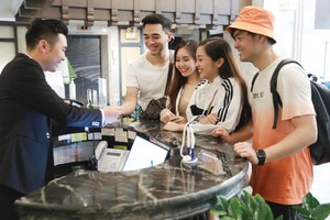 Du lịch nội địa khởi sắc thúc đẩy thanh toán trả sau tại cửa hàng chiếm ưu thế.