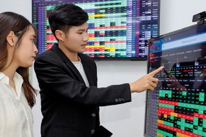 Vào-ra đúng nhịp là "công thức" thành công chung của nhà đầu tư, không kể với cổ phiếu lớn hay nhỏ.