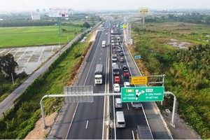 Cú hích hạ tầng đang mở lối thông thương, giúp kinh tế miền Tây cất cánh