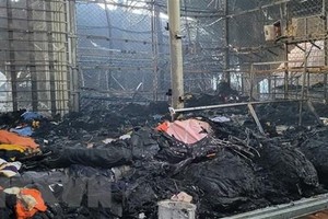 Hiện trường vụ cháy. (Ảnh: Thanh Thương/TTXVN).
