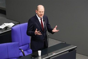 Thủ tướng Đức Olaf Scholz phát biểu tại phiên họp Quốc hội ở Berlin, ngày 12/1/2022. (Ảnh: THX/TTXVN).