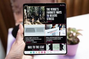 Galaxy Z Fold 4. (Nguồn: The Verge)