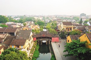 Giữ được bản sắc của một đô thị cổ, Hội An (Quảng Nam) được vinh danh là “Điểm đến đô thị văn hóa hàng đầu châu Á”. Ảnh: Phước Tuần.