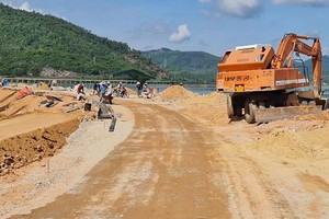 Quảng Ngãi đầu tư gần 50 tỷ thực hiện Dự án Đường du lịch vào khu di tích Văn hóa Sa Huỳnh. Ảnh: Hà Nghiêm.