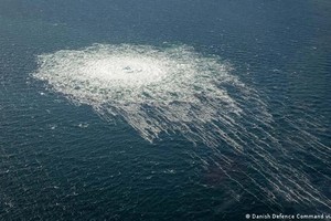 Hiện trường vụ rò rỉ khí đốt từ đường ống Nord Stream 2. Ảnh: Reuters.