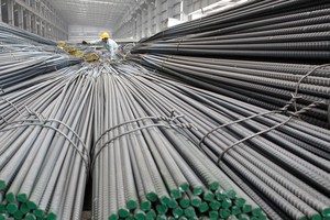 Hoạt động kinh doanh của doanh nghiệp thép đang gặp nhiều khó khăn.