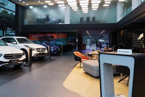 Từ tháng 11/2022, Haxaco phân phối xe điện Mercedes-Benz tại showroom Láng Hạ.