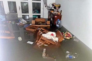 Trận ngập lụt kinh hoàng ở Đà Nẵng vào đêm 14/10/2022. Ảnh: Nhiệt Băng.