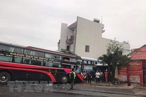 Hiện trường vụ tai nạn. (Ảnh: TTXVN phát)