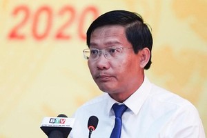 Miễn nhiệm chủ tịch UBND tỉnh Bình Thuận Lê Tuấn Phong.