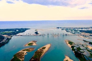 Quảng Ngãi sẽ tổ chức bắn pháo hoa tại cầu Cổ Lũy. Ảnh minh họa.