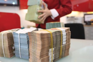 Trong bối cảnh nguồn vốn khó khăn, nhưng nhiều doanh nghiệp lại tìm mọi cách để mua lại trái phiếu trước hạn.