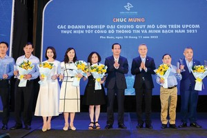 Trong khuôn khổ Hội nghị doanh nghiệp thường niên, HNX đã vinh danh 10 công ty niêm yết quản trị công ty tốt nhất.