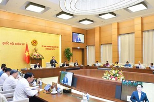 Phiên họp sáng ngày 28/11 của Ủy ban Thường vụ Quốc hội.